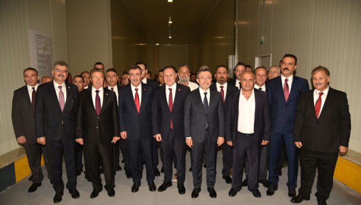 Yılmaz, Güzelyurt Soğuk Hava Deposu Entegre Tesisleri’nde incelemede bulundu