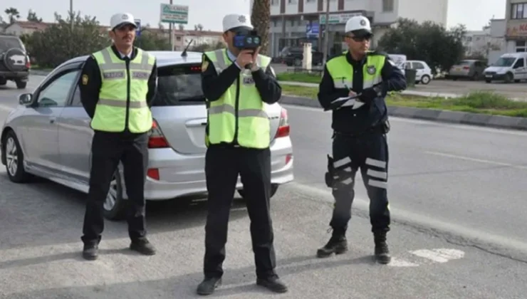 2 bin 671 araç kontrol edildi 430 Sürücü rapor edildi. 35 araç ise trafikten men edildi.