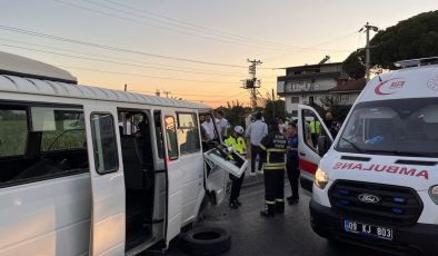 3 aracın karıştığı trafik kazası: 1 ölü, 8 yaralı
