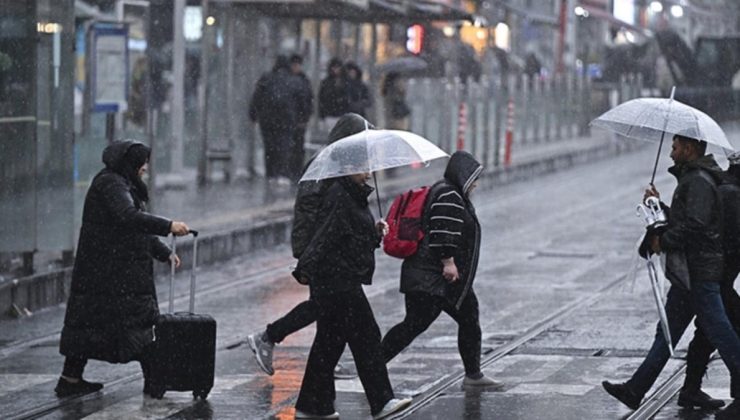AKOM'dan İstanbullulara kuvvetli yağış uyarısı: Bu saatlere dikkat