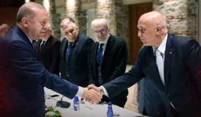 AKP'li eski vekilden muhalefet dikkat çeken "adaylık çağrısı"