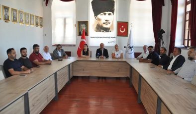 Akşehir Belediyesi’nde dikkat çeken istifa: Başkan ve 14 meclis üyesi CHP’den ayrıldı