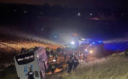 Amasya'da yolcu otobüsü devrildi: 24 yaralı