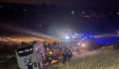 Amasya'da yolcu otobüsü devrildi: 24 yaralı