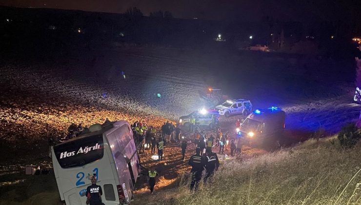Amasya'da yolcu otobüsü devrildi: 24 yaralı
