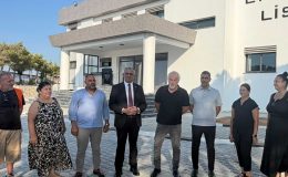 Bakan Çavuşoğlu Erenköy Lisesi’ni ziyaret etti