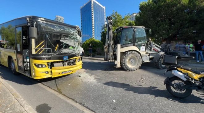 Beşiktaş’ta korkutan kaza kamerada: İETT otobüsü iş makinesine çarptı