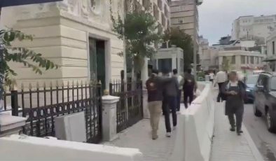 Beyoğlu'nda hanutçuluk yapan 2 şüpheli yakalandı