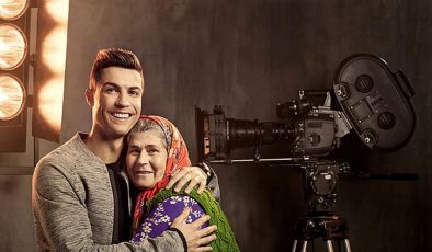 Cristiano Ronaldo ile reklamda oynayan Ümmiye Koçak’tan yeni oyun: ‘Anne, Elimi Bırakma’