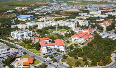 DAÜ’de geleceğin eczacı ve hekimleri beyaz önlüklerini giyecek