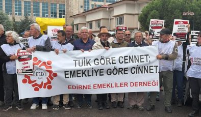 Emeklilerden TÜİK önünde dikkat çeken eylem