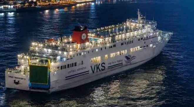 Endonezya’da 241 kişiyi taşıyan gemiyle irtibat kesildi!