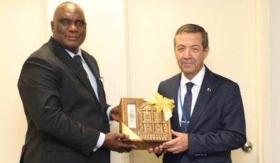 Ertuğruloğlu, Gambiya Dışişleri Bakanı Njie ile görüştü
