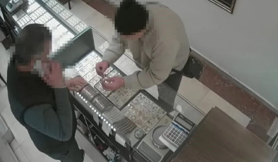 Evinde boynundan bıçaklanarak öldürülmüştü: Sanıktan dikkat çeken savunma