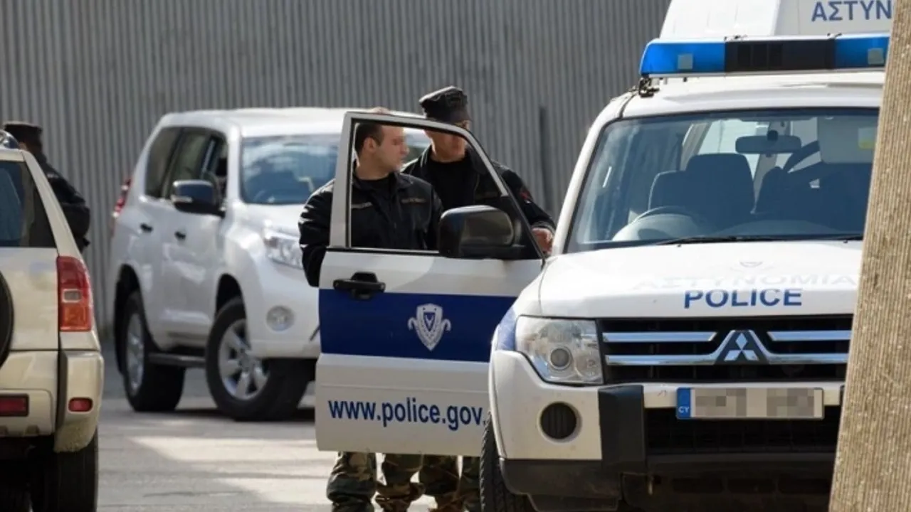 Güneyde iki polis açığa alındı
