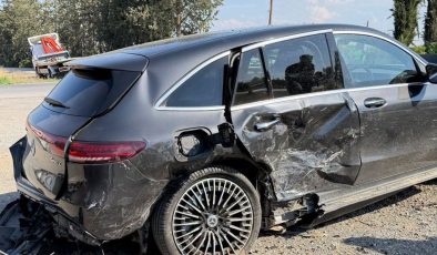 Güzelyurt’ta kaza: Sürücü araçta sıkıştı