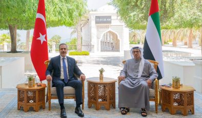 Hakan Fidan, BAE Devlet Başkan Yardımcısı Şeyh Mansur bin Zayed ile görüştü