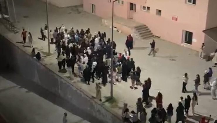 Hakkari’de KYK yurdunda kalan öğrenciler su kesintilerini protesto etti
