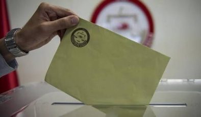 İktidar beklediğini aldı: CHP'deki kavga AKP'ye yaradı