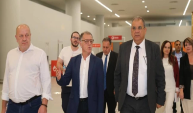 Sucuoğlu, Ercan Havalimanı’nı ziyaret ederek, küçük sorunların hızlı çözüm talimatı verdi
