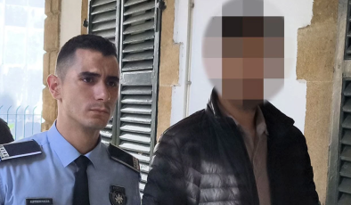 Eski sevgilisini kıskançlık nedeniyle darp etti