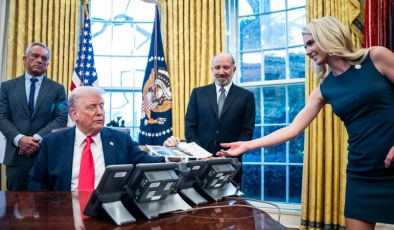 Beyaz Saray’da ‘sarışın’ krizi! First Lady’den Donald Trump’a baskın: Yasak bölgede yakaladı! “Artık ondan bıktım”