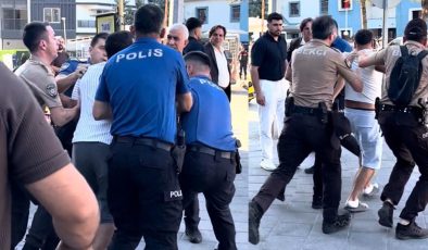 İnşaatta başlayan kavga polis merkezi önünde devam etti