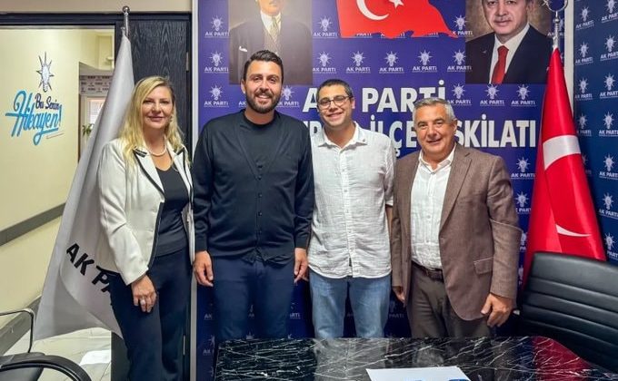 İsim benzerliği dikkat çekti: Bandırmalı Özgür Özel AKP'ye katıldı