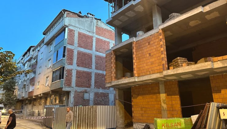 İstanbul'da kolonlarından ses gelen iki bina apar topar boşaltıldı