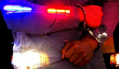 İzmir'de uyuşturucu operasyonu: 3 adrese baskında, 4 tutuklama!
