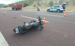 Kamyona çarpan motosiklet sürücüsü feci şekilde can verdi