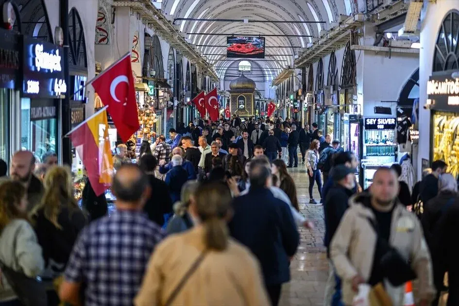 Kapalıçarşı'da akıl almaz soygun! Kasaya tencere tava koyup milyonlarla kaçtı