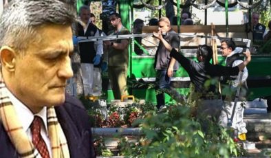 Kaşif Kozinoğlu’nun mezarında dikkat çeken detay: 15 yıl sonra fethi kabir yapıldı