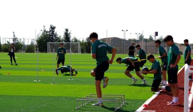 Küçük Kaymaklı’nın Altyapı Takımları, Yakın Doğu Üniversitesi Spor Kompleksi’nde Antrenmana Başladı!
