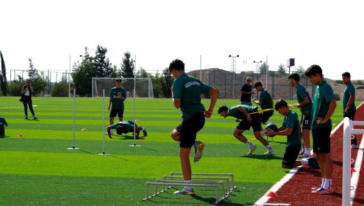 Küçük Kaymaklı’nın Altyapı Takımları, Yakın Doğu Üniversitesi Spor Kompleksi’nde Antrenmana Başladı!