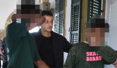 Lefkoşa’da araçlarda uyuşturucu operasyonu: 3 zanlıya 8 gün tutukluluk