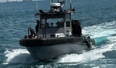 Limasol açıklarında tekne alabora oldu: 21 kişi kurtarıldı