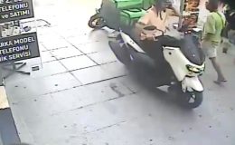 Manevra yapan kuryeye saldırı anı kameralarda