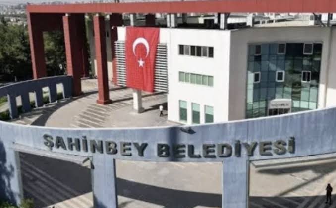 Öğrenci yardımına da reklam parası: AKP’li belediyeden 50 bin TL’lik ihale