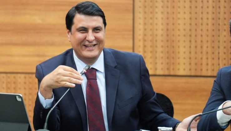 Önce AKP’ye sonra satışa geçti