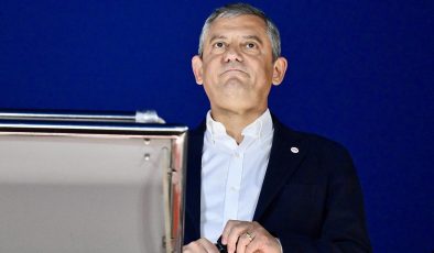 Özgür Özel son kararını verdi: YENİ Parti'nin ismi değişiyor mu?
