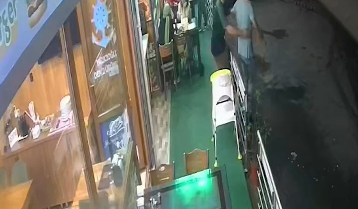 Restoran sahibi Heimlich manevrasıyla müşteriyi kurtardı