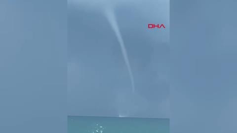 Sakarya’da denizde hortum paniği!