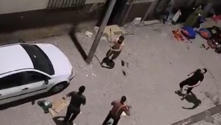 Şanlıurfa’da aynı sokakta oturan iki grup birbirine girdi: Taş, sopa, hortum ve terlikler havada uçuştu