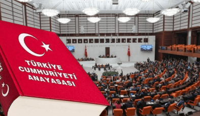 Saray danışmanı bu kez yeni anayasa için takvim verdi