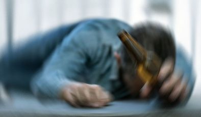 Sarhoş olup çevreye rahatsızlık verdiler