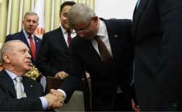 Selçuk Özdağ'dan Davutoğlu'na sert sözler: Dükkan kapatır gibi parti kapattı