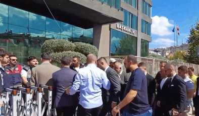 Skandallarla dolu seçim bitti meydanda gerilim başladı: AKP'liler Üsküdar Belediyesi'ne koştu