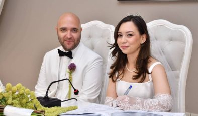 Sözcü ailesinin mutlu günü: Ozan Kılıç ile Övgü Avcıer Kılıç hayatlarını birleştirdi