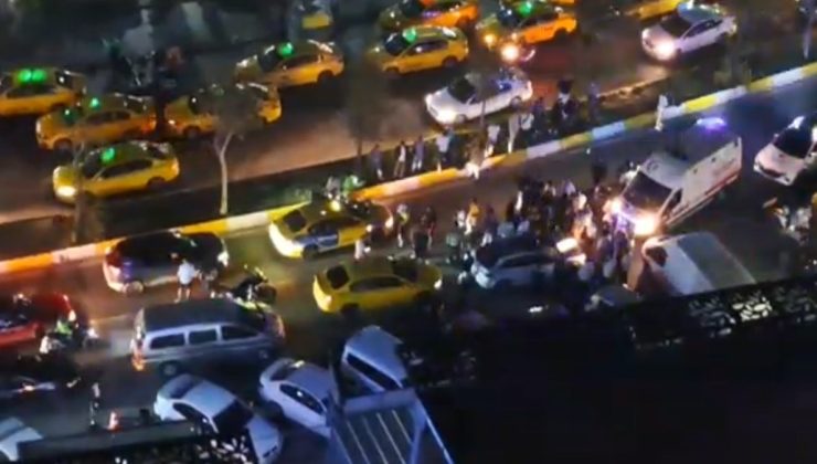 Sürücülerin kavgası trafiği altüst etti